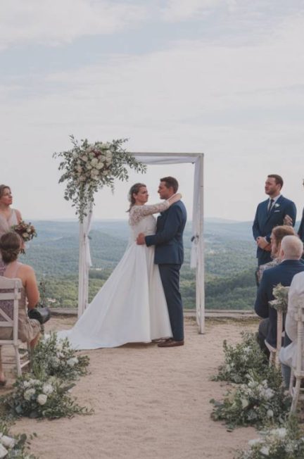 Comment organiser un mariage en petit comité sans rien sacrifier à la magie du jour J