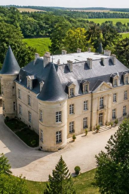 La Brède château : tout savoir sur ce lieu de mariage d’exception