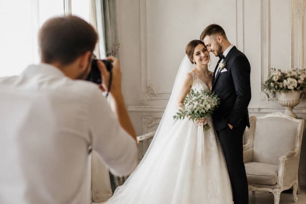 Comment choisir un photographe de mariages pour immortaliser votre grand jour